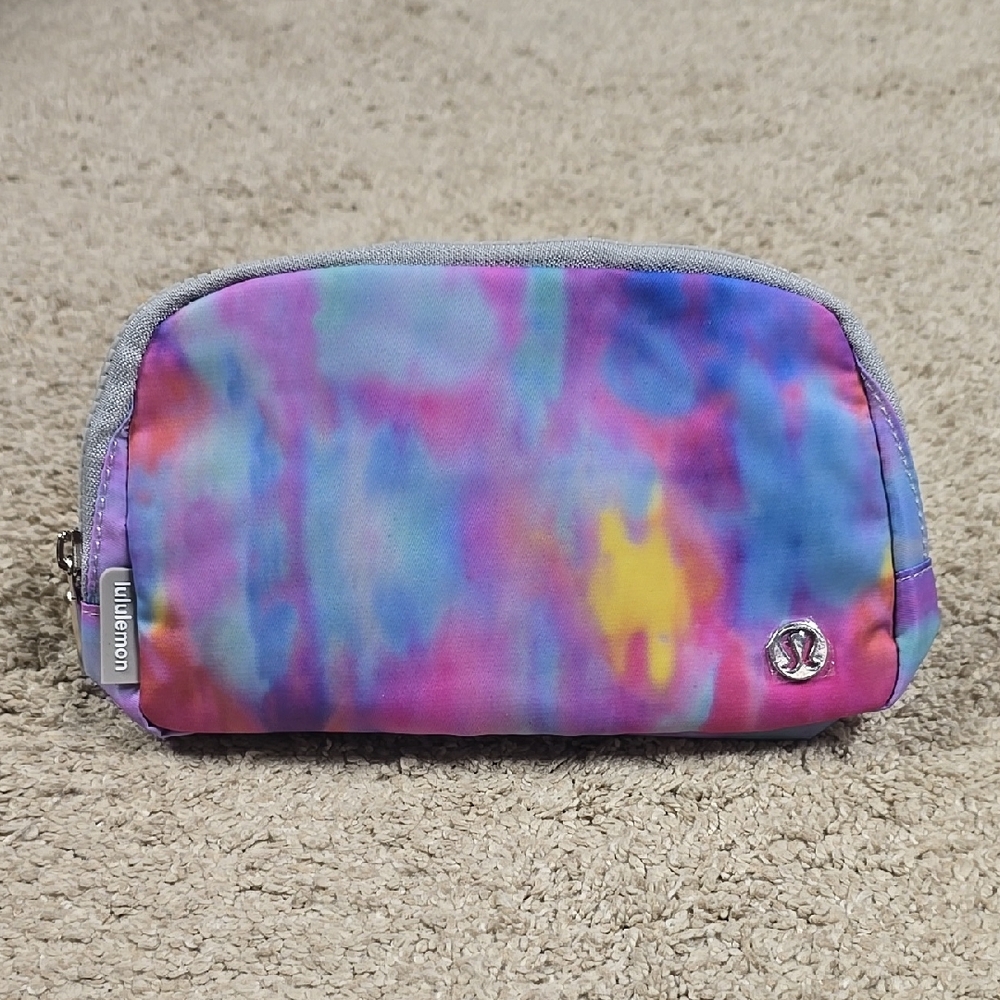 Lululemon Vapor Tie Dye belt bag NWOT - Picture 3 of 6